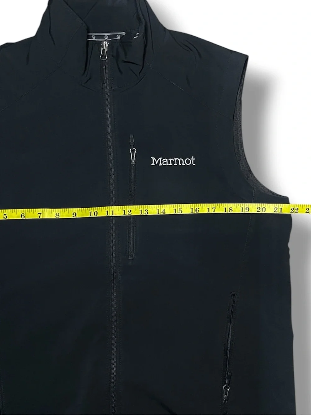 MARMOT Softshell Vest Mens Medium Black Full Zip Pockets Outdoor Hiking Camping
